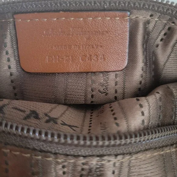 Salvatore Ferragamo Gancini Shoulder Bag Ivory and Brown Leather Gold Hardware - Picture 14 of 15